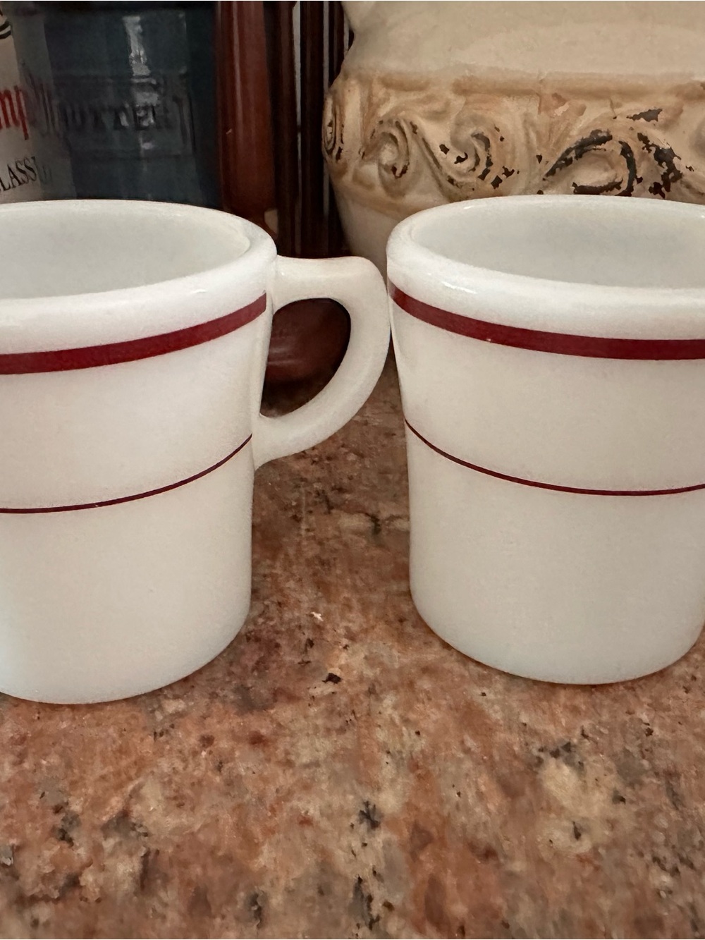 Set of 2 PYREX mugs with burgundy bands. Excellent vintage condition